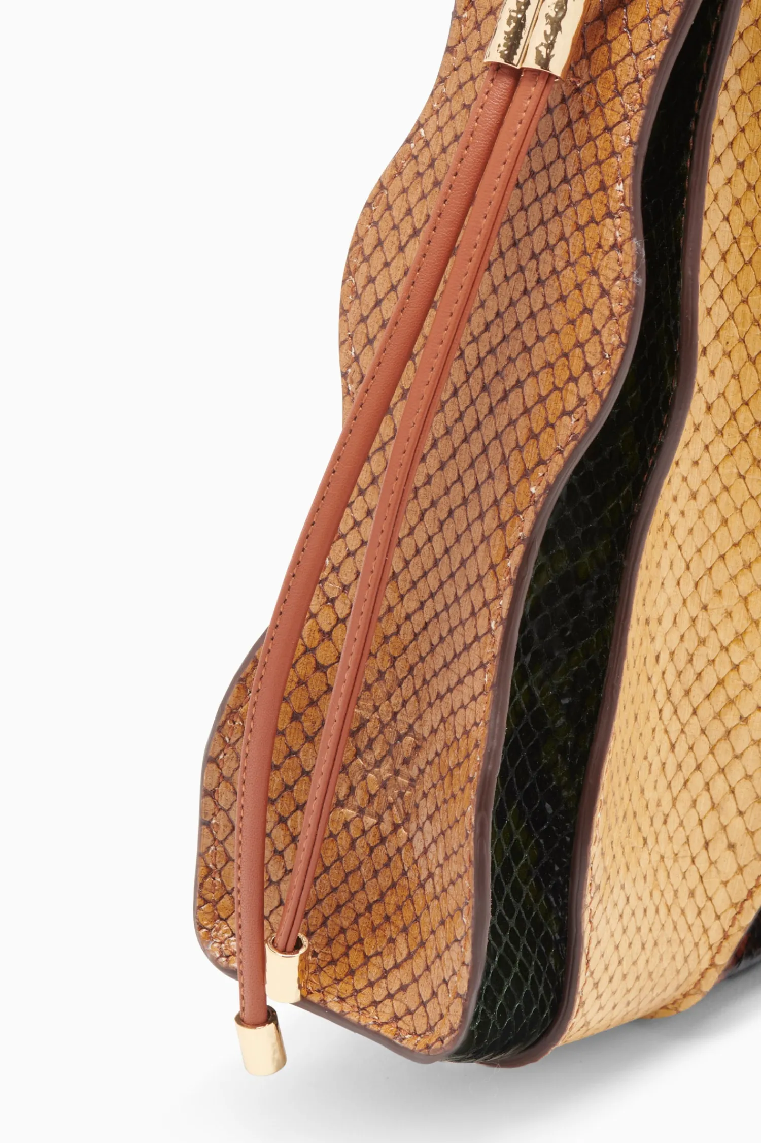 adria_pleated_wave_crossbody_3.webp Adria Pleated Wave Crossbody<Ulla Johnson Online