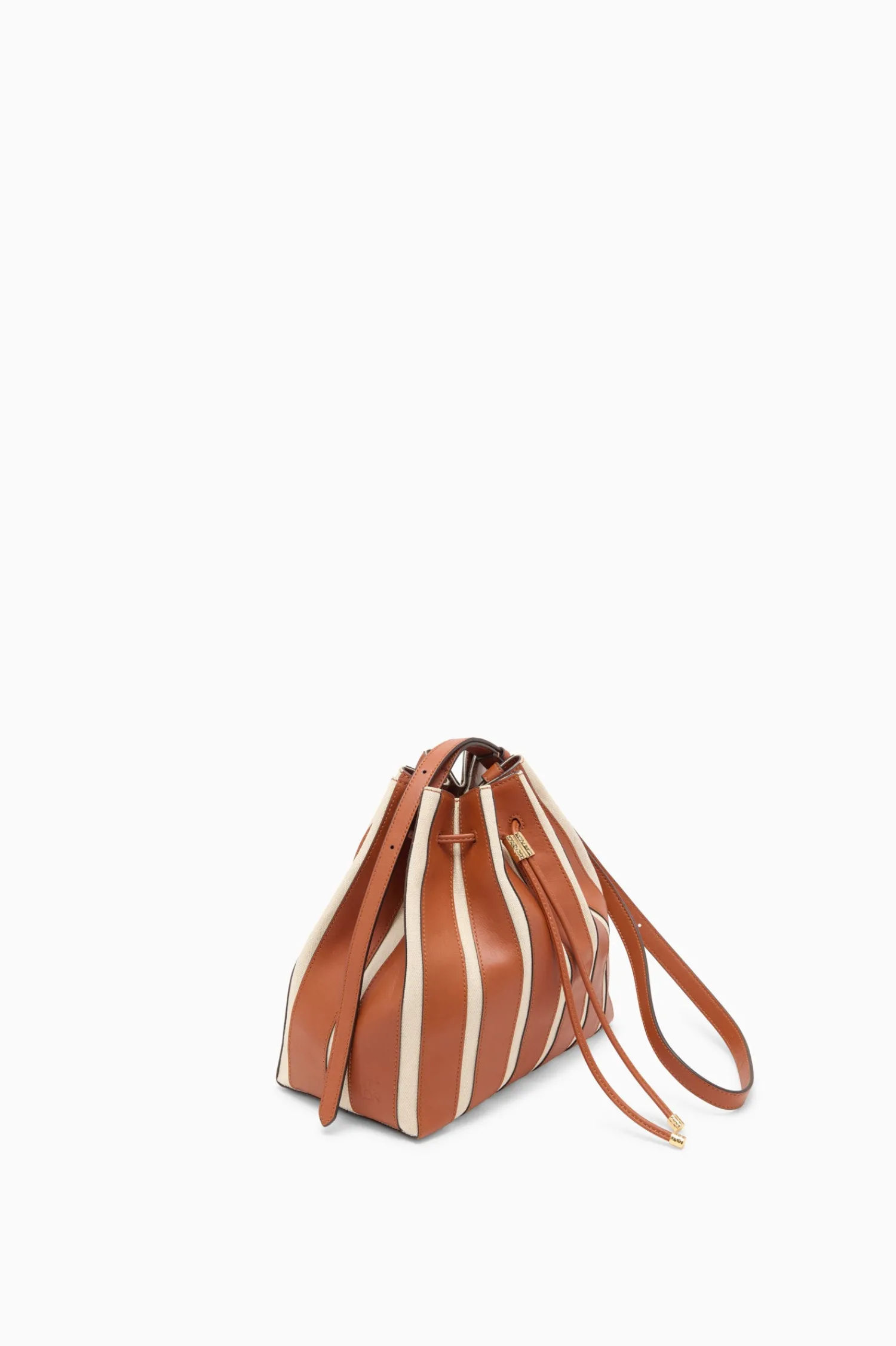 alma_everyday_bucket_1.webp Alma Everyday Bucket<Ulla Johnson Discount