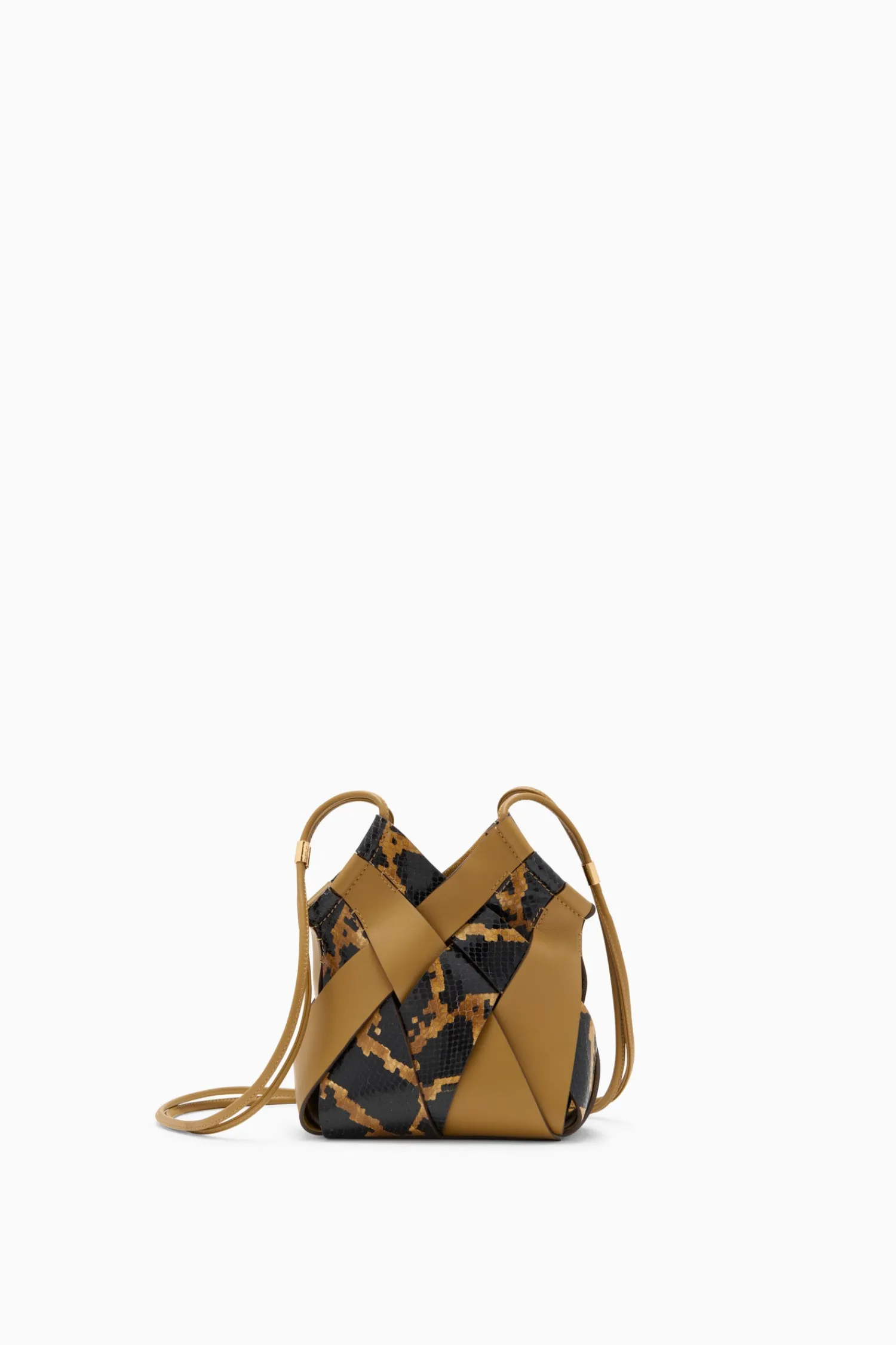 charlotte_woven_crossbody_0-3.webp Charlotte Woven Crossbody<Ulla Johnson Clearance