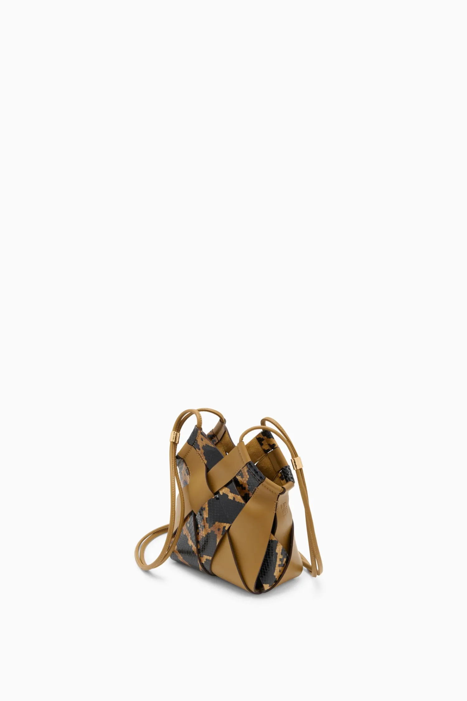 charlotte_woven_crossbody_1-3.webp Charlotte Woven Crossbody<Ulla Johnson Clearance
