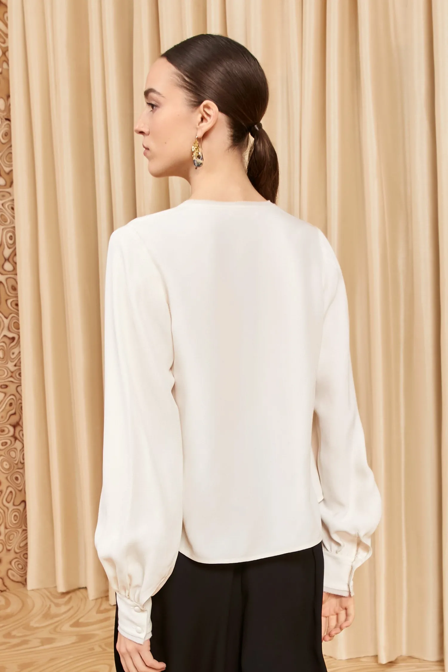 greta_blouse_3.webp Greta Blouse<Ulla Johnson Store