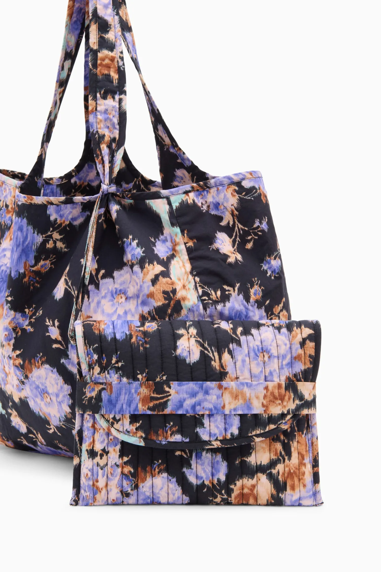 kamari_tote_2-7.webp Kamari Tote<Ulla Johnson Cheap