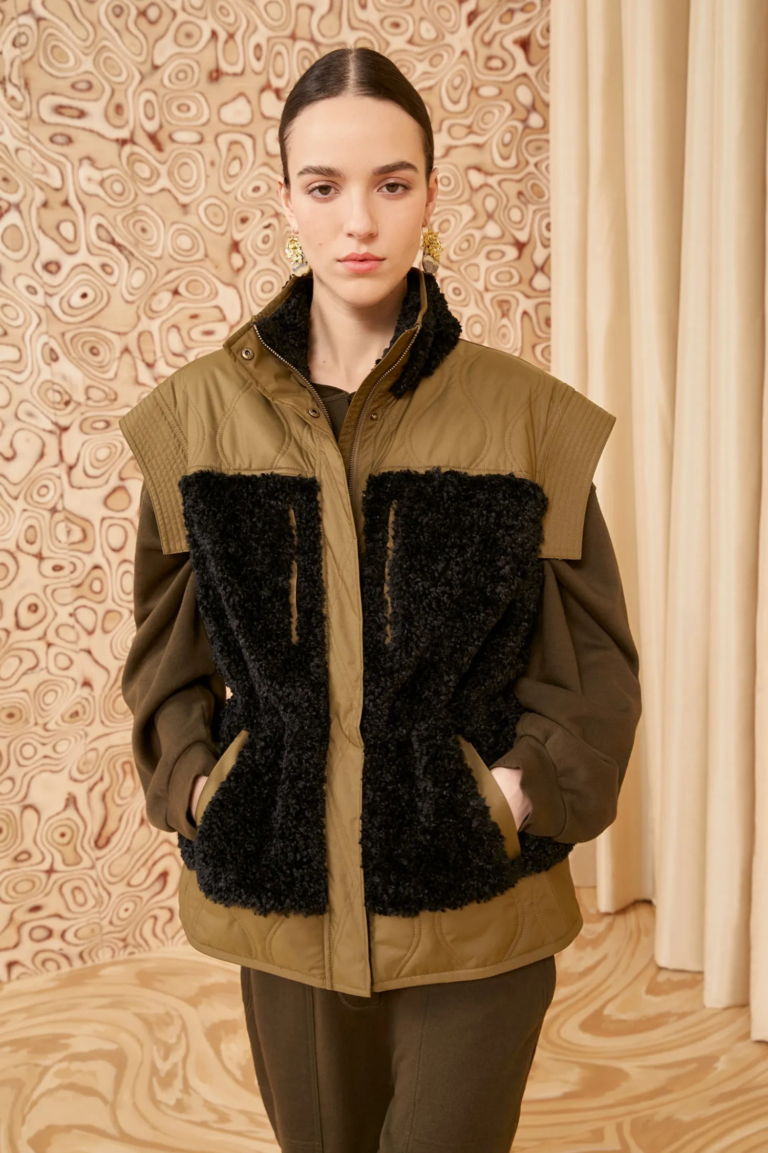 shiloh_vest_2.webp Shiloh Vest<Ulla Johnson Best