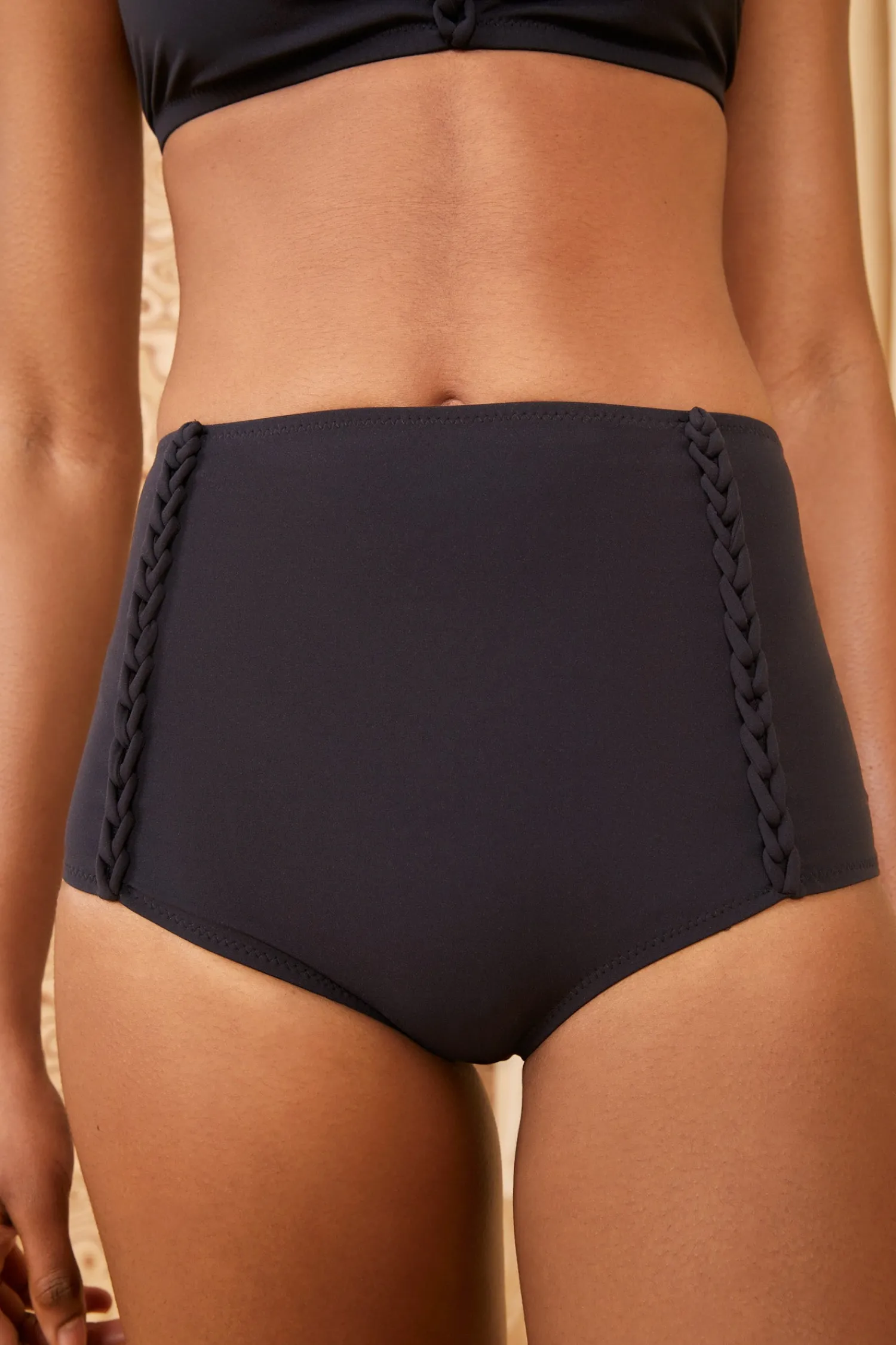 zuri_bikini_bottom_1.webp Zuri Bikini Bottom<Ulla Johnson Cheap